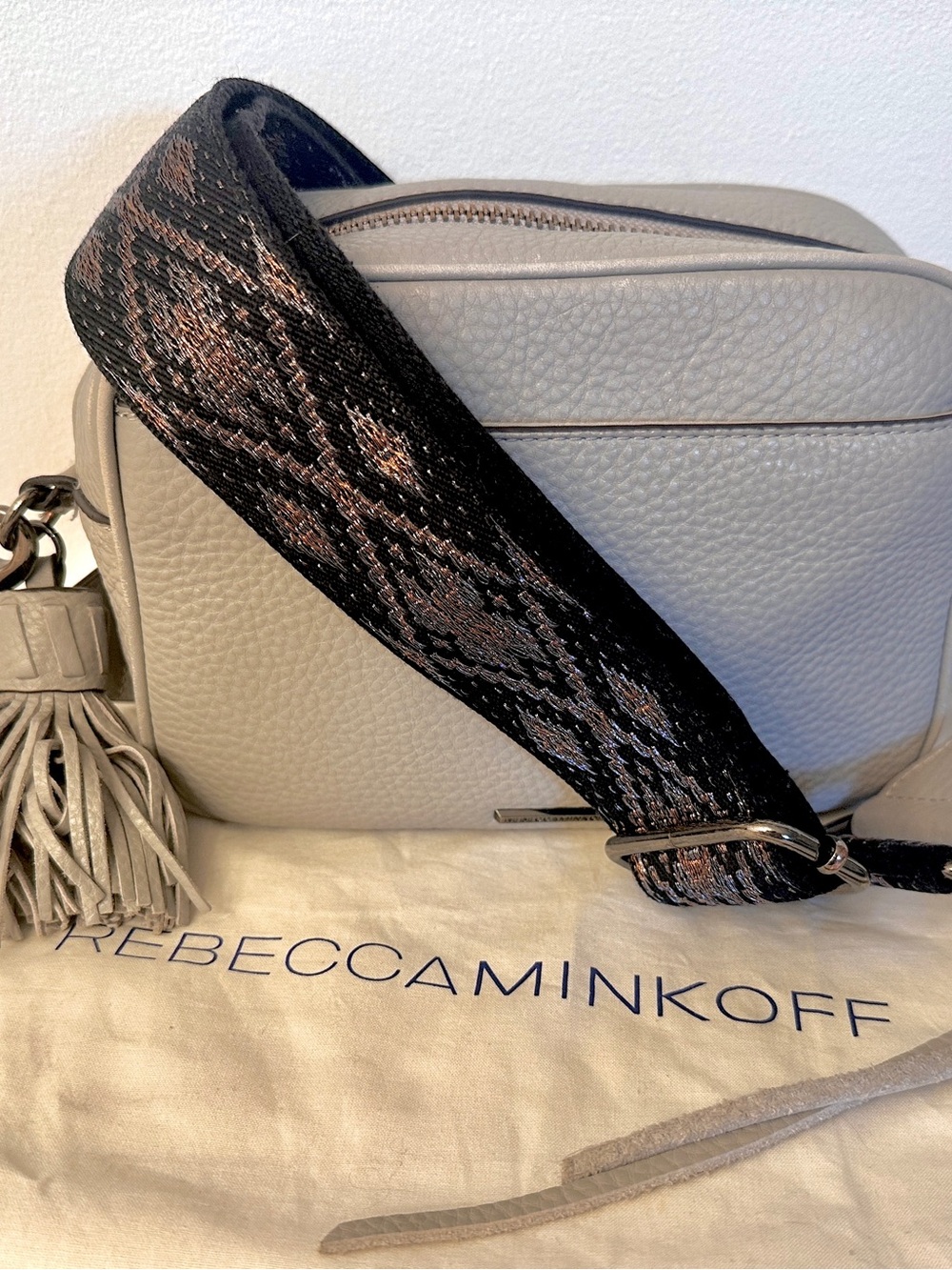 REBECCA MINKOFF LEATHER GREY PUTTY CAMERA BAG